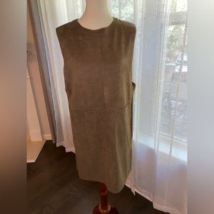 XL - Zara new w/tags shift dress with half zip back. Stretch material.